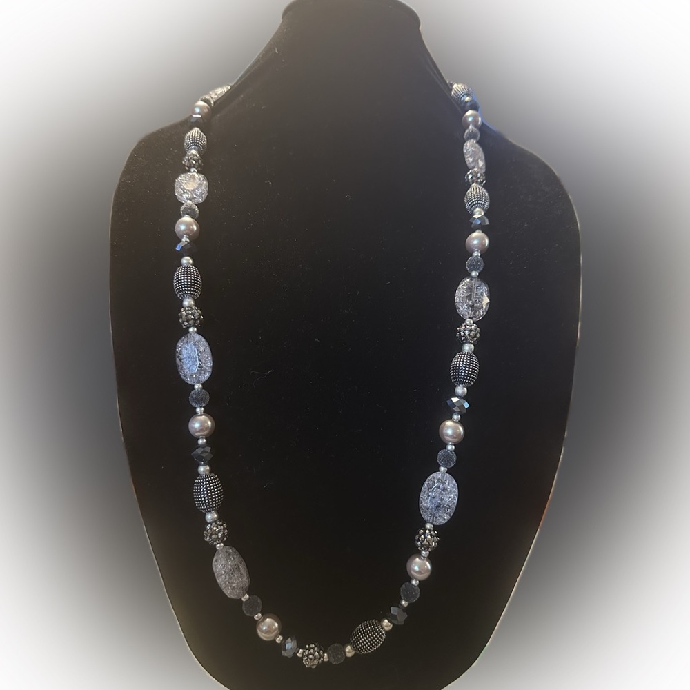 Premier Designs NYC Long statement necklace